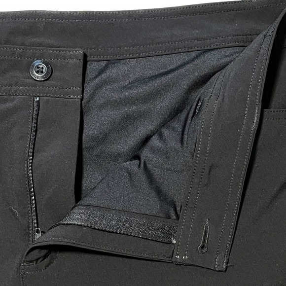 Eddie Bauer Solid Black Short Skorts Shorts Womens Size 14 Stretch Pockets - Picture 2 of 9